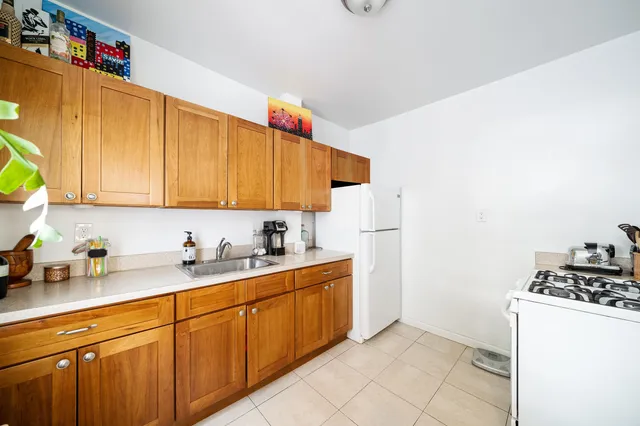 $2,300 | 6331 John F. Kennedy Boulevard, Unit 2, North Bergen, NJ 07047