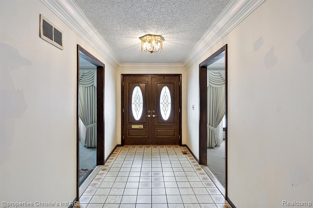 74 Belle Meade Road Grosse Pointe Shores, MI 48236 - Photo 10 of 50