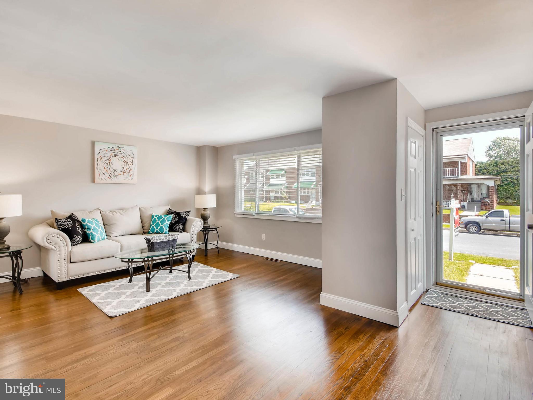 1722 Melbourne Road Baltimore, MD 21222 - Photo 2 of 21 Wow ! Open Spacious Living Room