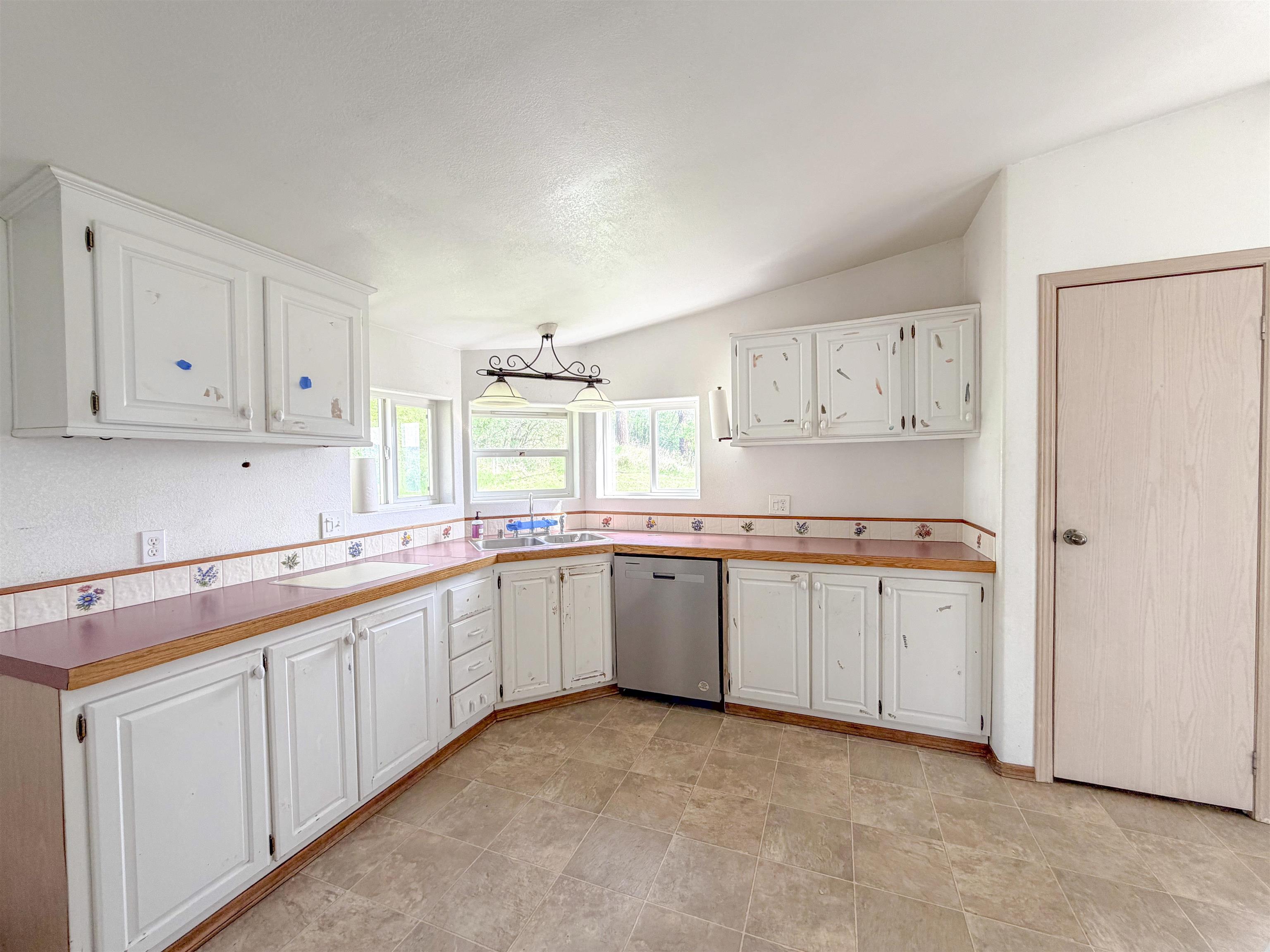 2897 McNitt Road Kettle Falls, WA 99141 - Photo 10 of 47