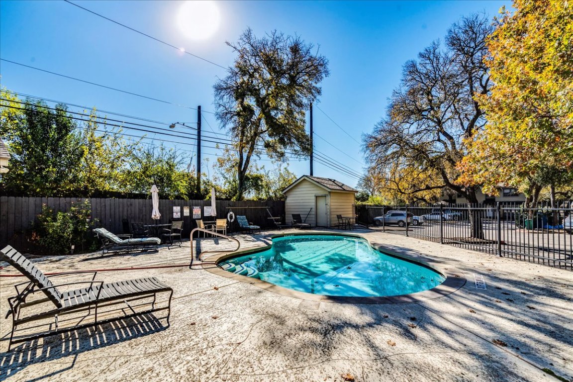 11301 Jollyville Road, Unit F2 Austin, TX 78759 - Photo 22 of 29 a view of a backyard with a patio