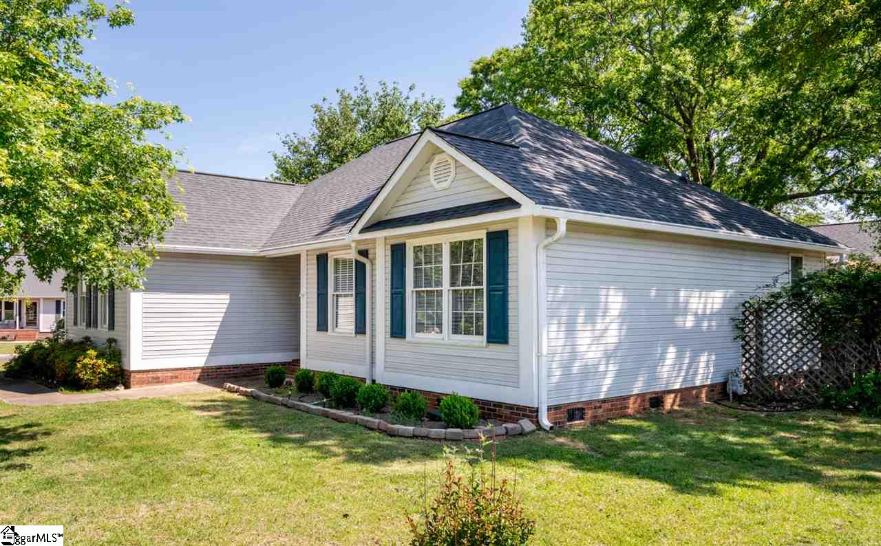 22 Fitzpatrick Court Fountain Inn, SC 29644 - Photo 5 of 34 Gallery Image 5