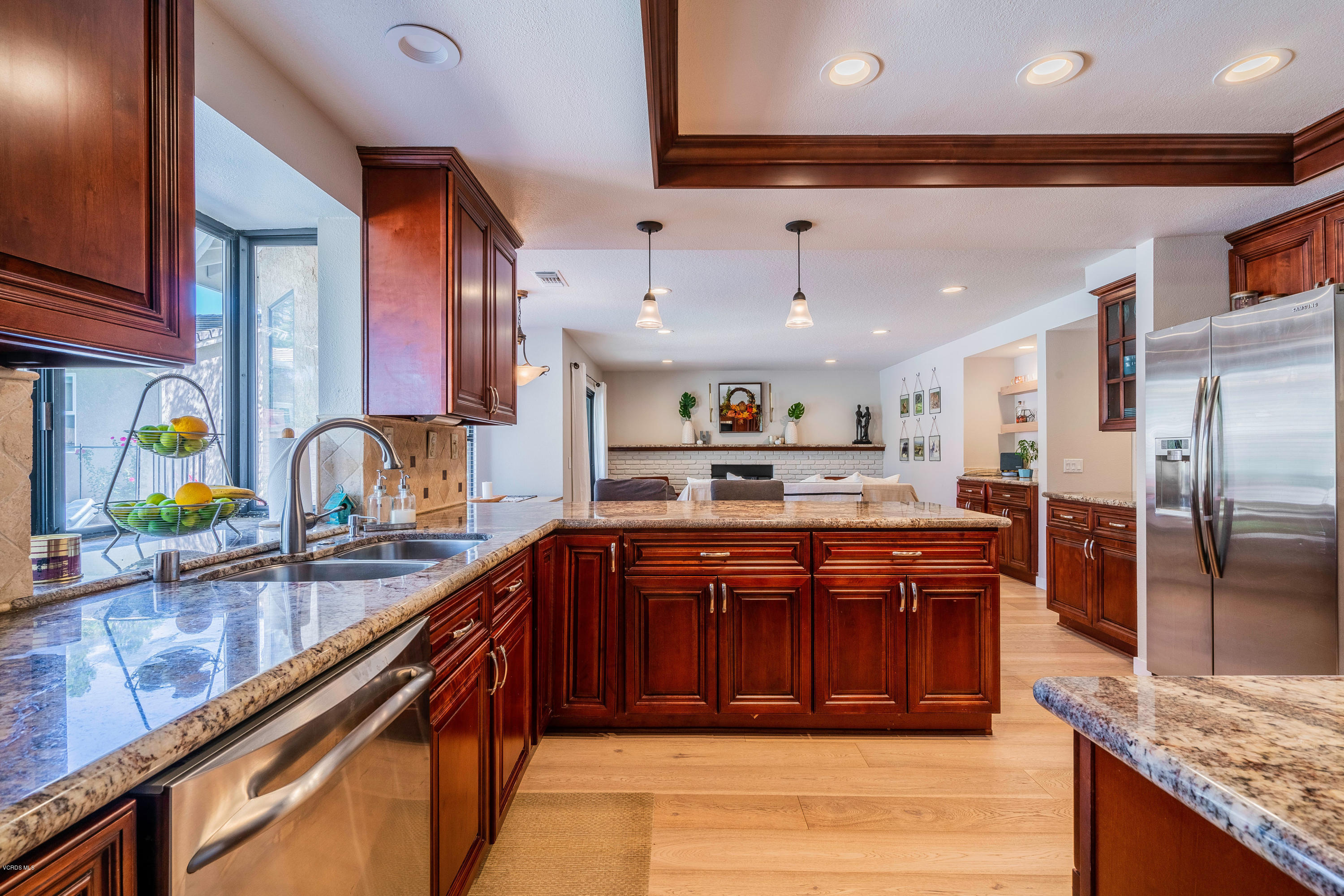 384 Valley Gate Road Simi Valley, CA 93065 - Photo 12 of 45 384 Valley Gate Rd Simi Valley-print-012