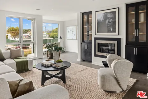 $1,895,000 | 310 Washington Boulevard, Unit 504, Marina del Rey, CA 90292