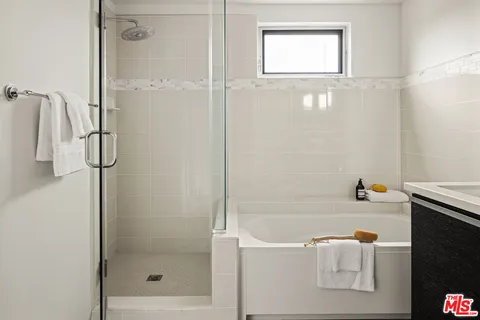 $1,895,000 | 310 Washington Boulevard, Unit 504, Marina del Rey, CA 90292