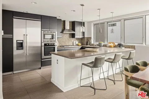 $1,895,000 | 310 Washington Boulevard, Unit 504, Marina del Rey, CA 90292