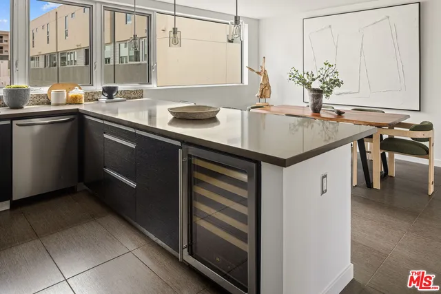 $1,950,000 | 310 Washington Boulevard, Unit 504, Marina del Rey, CA 90292
