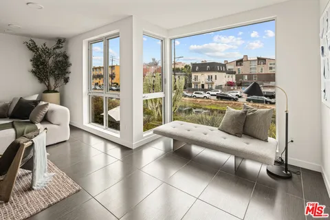 $1,895,000 | 310 Washington Boulevard, Unit 504, Marina del Rey, CA 90292