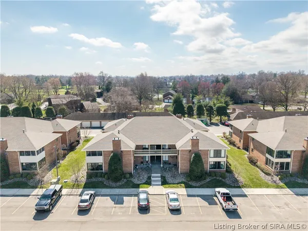 $199,900 | 1710 Charlestown New Albany Road, Unit 83 & 49, Jeffersonville, IN 47130