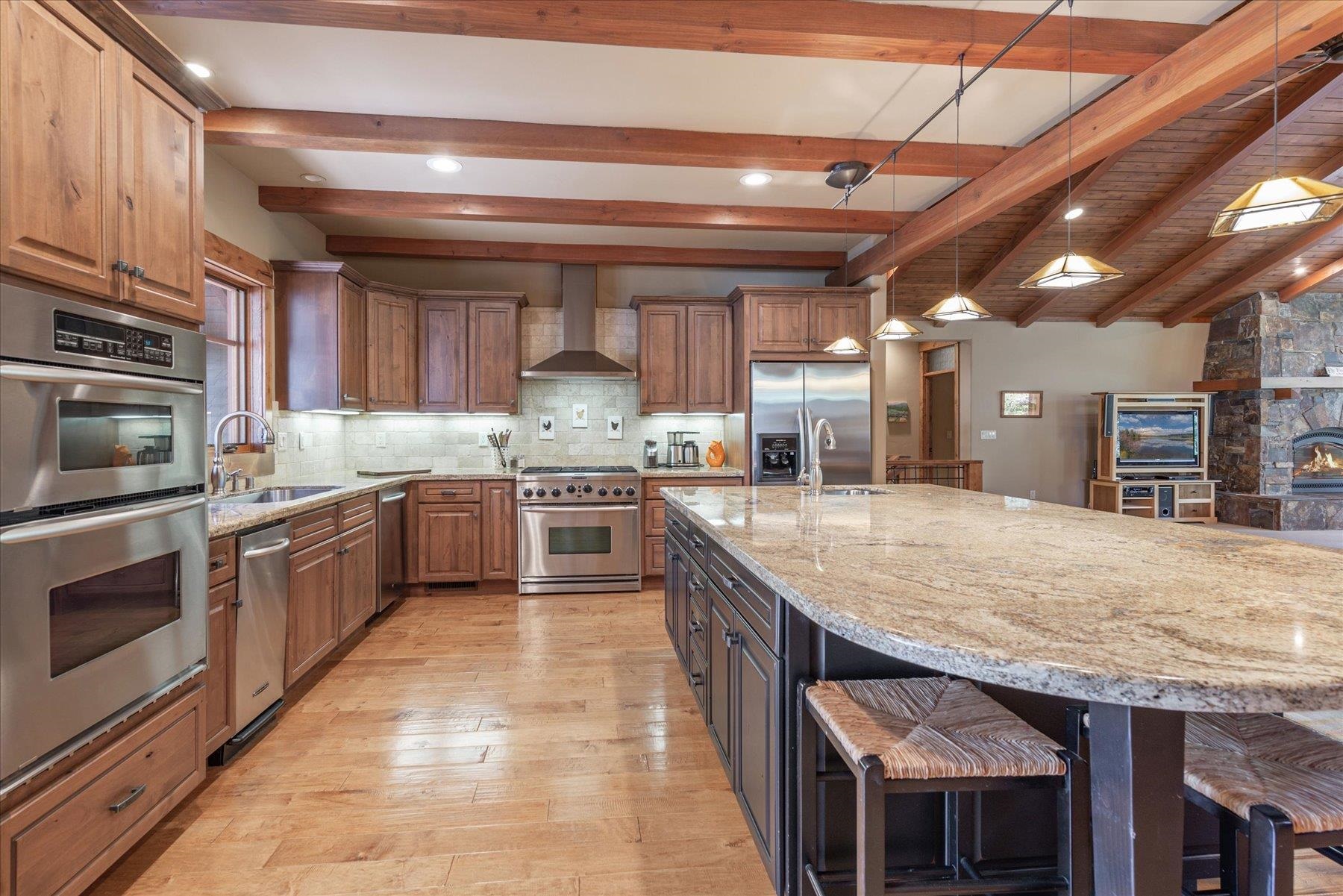 14665 Tyrol Road Truckee, CA 96161 - Photo 7 of 19 Gallery Image 7