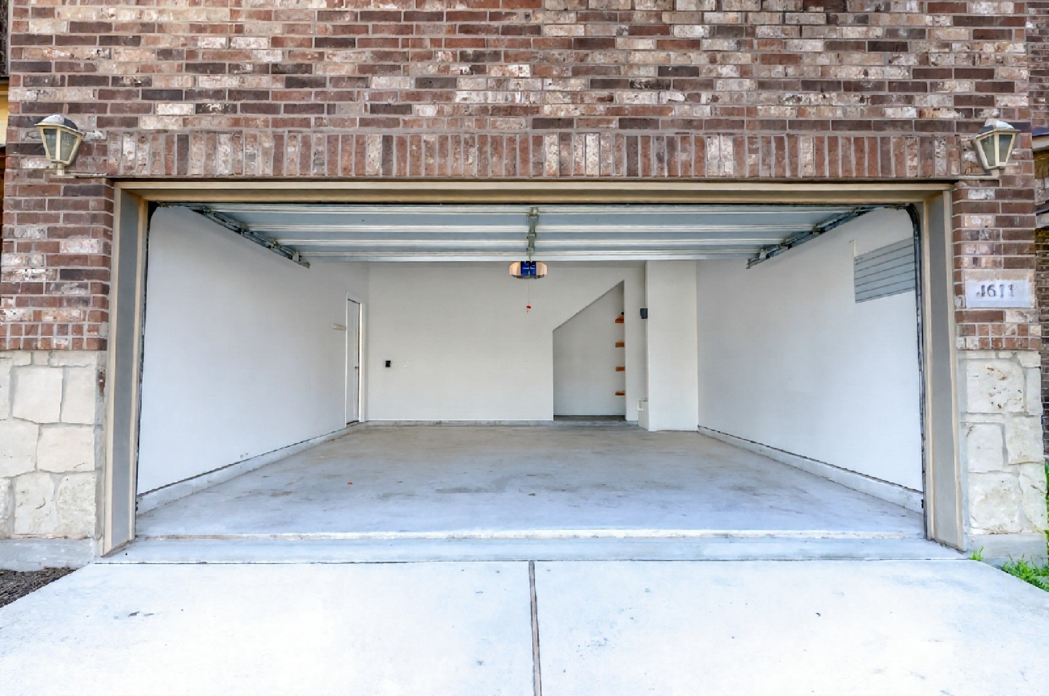 4611 Windmill Run Drive Houston, TX 77069 - Photo 35 of 36 a view of entryway with a balcony