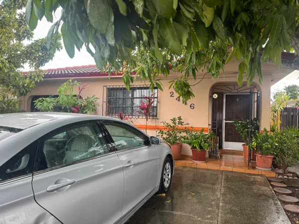 $499,000 | 2446 West 70th Place, Hialeah, FL 33016