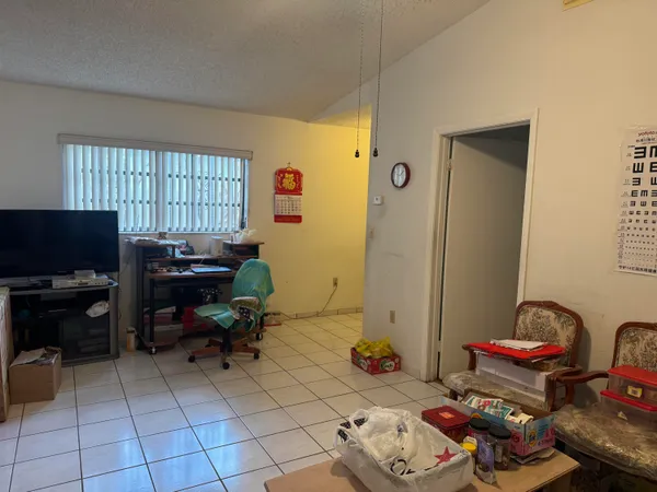 $499,000 | 2446 West 70th Place, Hialeah, FL 33016