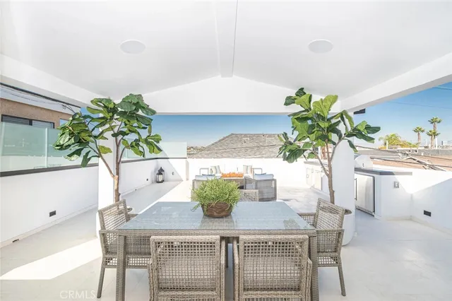 a view of a storage & utility room