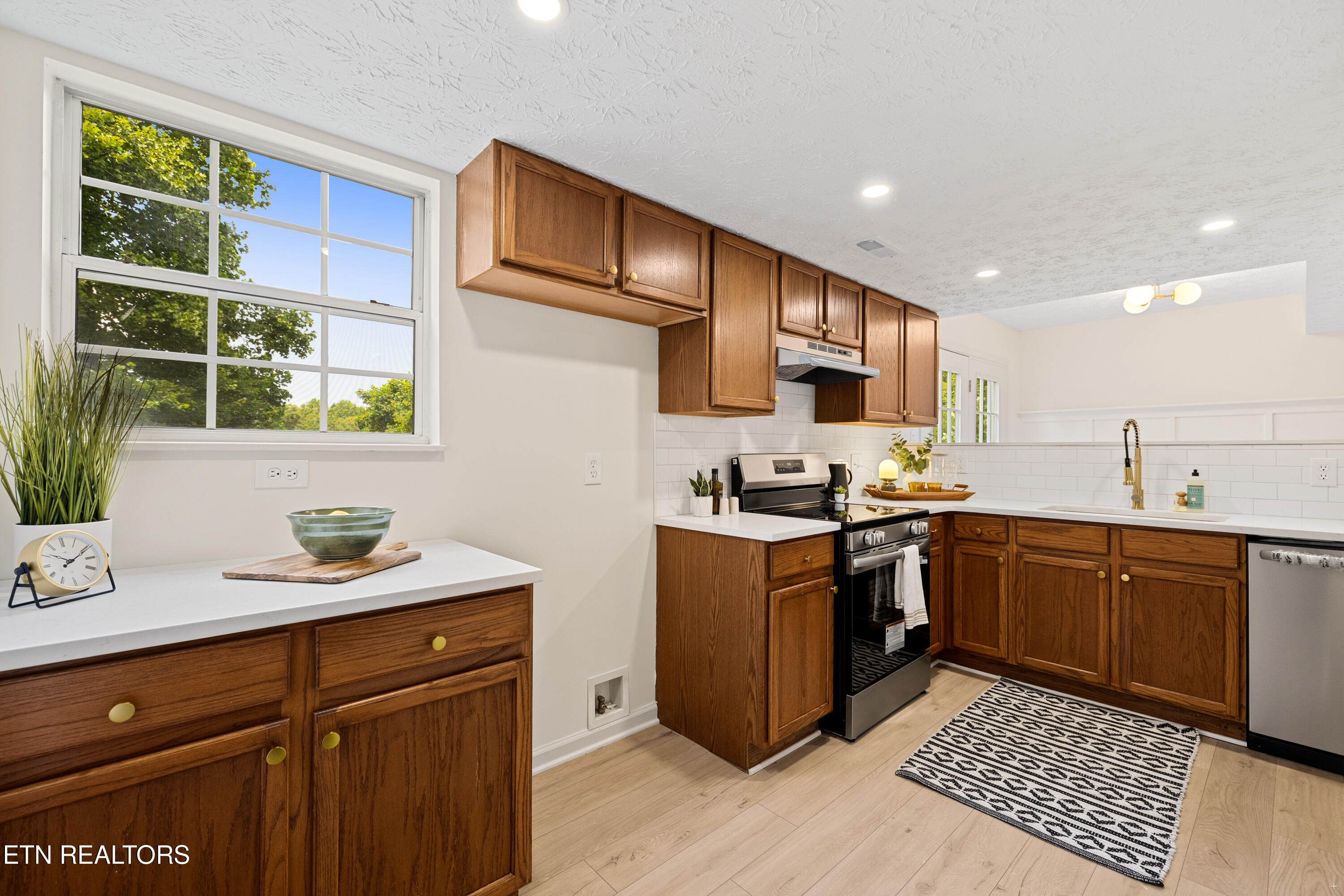 8311 Timber Ridge Lane Powell, TN 37849 - Photo 8 of 23 Positive Perceptions-6