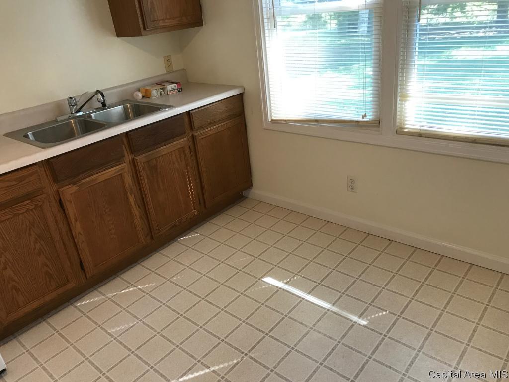 3340 Sheridan Street Springfield, IL 62703 - Photo 6 of 27