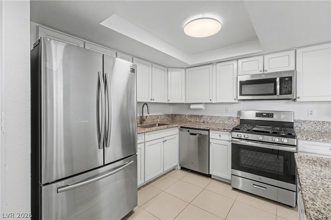 5620 Roseridge Avenue Las Vegas, NV 89107 - Photo 11 of 52