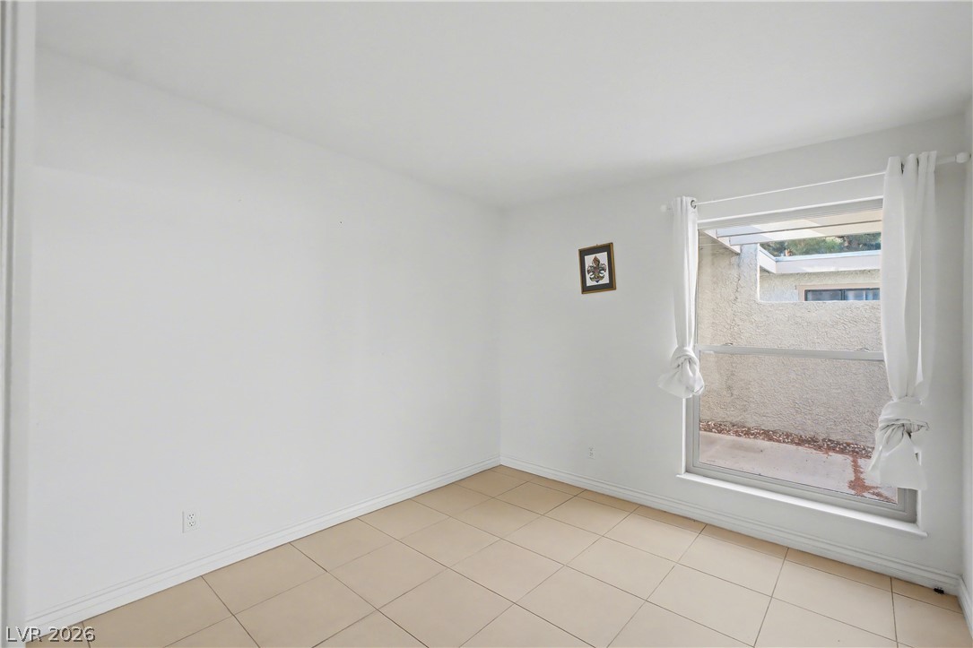 5620 Roseridge Avenue Las Vegas, NV 89107 - Photo 27 of 52