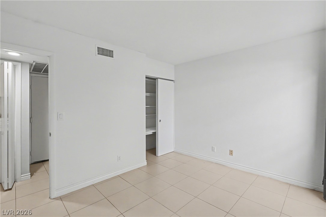 5620 Roseridge Avenue Las Vegas, NV 89107 - Photo 30 of 52