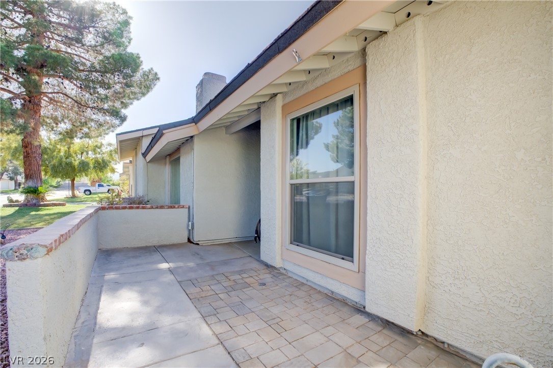 5620 Roseridge Avenue Las Vegas, NV 89107 - Photo 4 of 52
