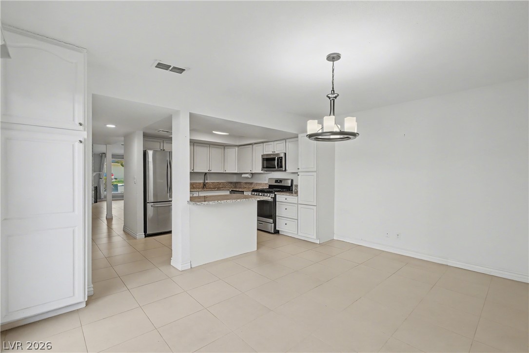 5620 Roseridge Avenue Las Vegas, NV 89107 - Photo 8 of 52