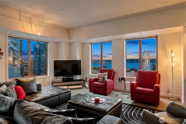 $745,000 | 98 Union Street, Unit 206, Seattle, WA 98101