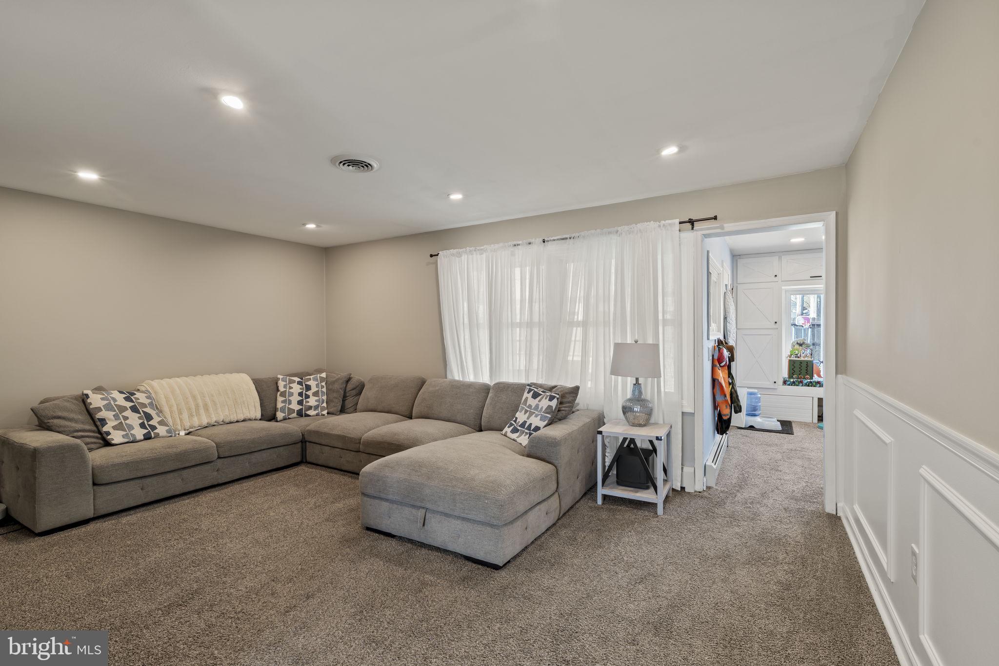 17 Gun Road Levittown, PA 19057 - Photo 12 of 35