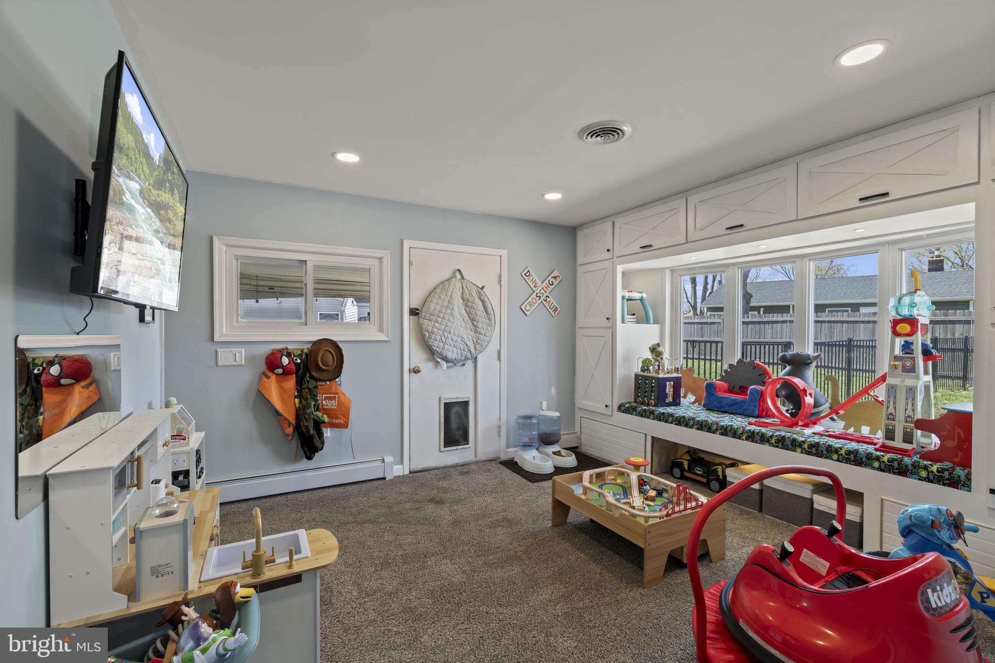 17 Gun Road Levittown, PA 19057 - Photo 16 of 35