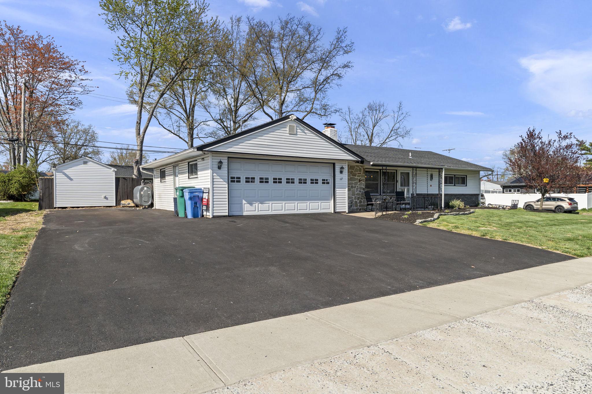 17 Gun Road Levittown, PA 19057 - Photo 3 of 35