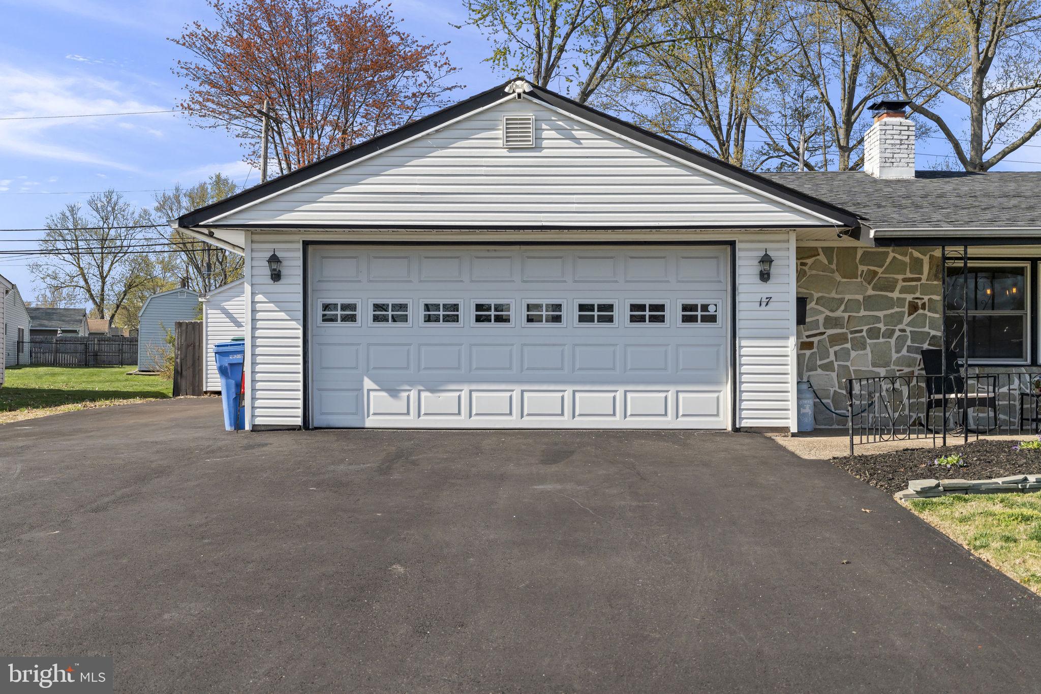 17 Gun Road Levittown, PA 19057 - Photo 4 of 35