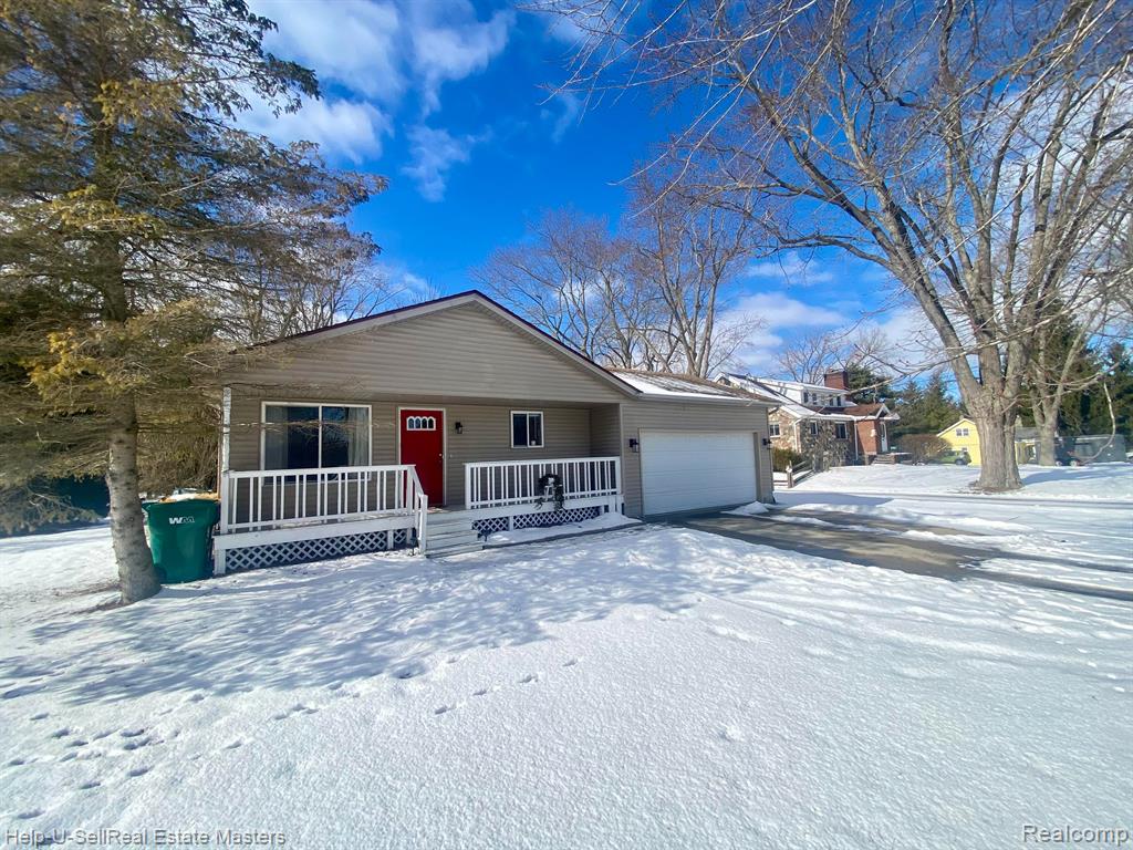 2767 Beach Road Port Huron, MI 48060 - Photo 2 of 25