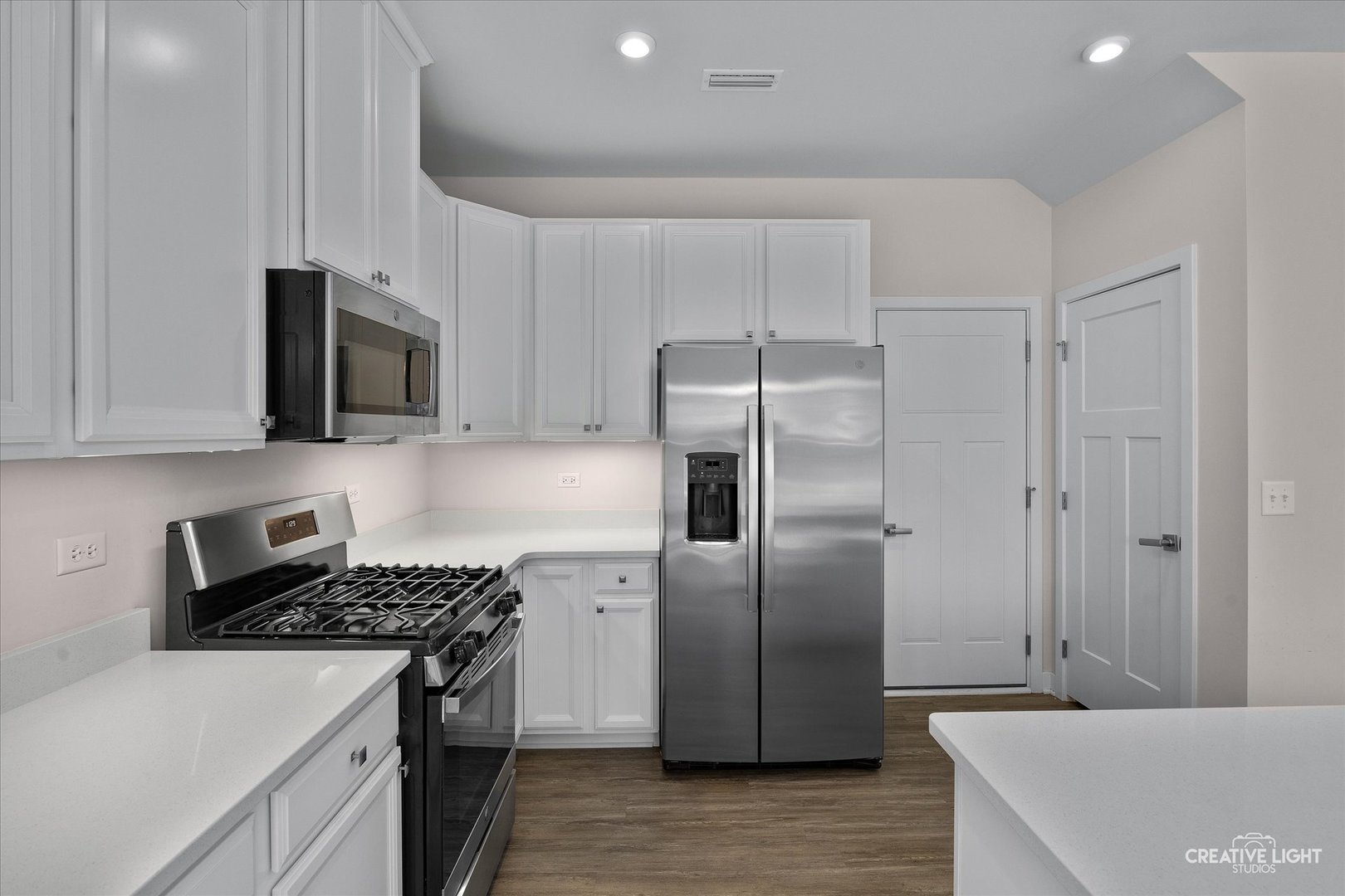 3391 Helene Rieder Drive Montgomery, IL 60538 - Photo 8 of 17