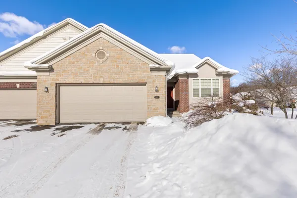 $549,900 | 2921 Woodridge Circle Northeast, Unit 43, Grand Rapids, MI 49525