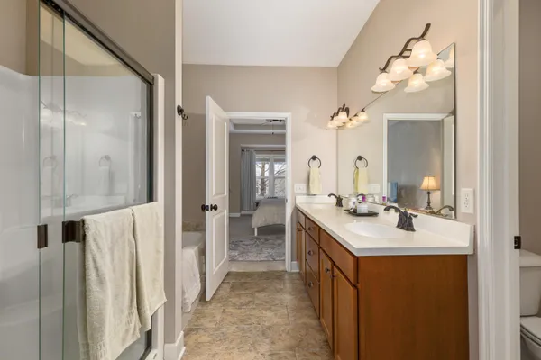 $549,900 | 2921 Woodridge Circle Northeast, Unit 43, Grand Rapids, MI 49525