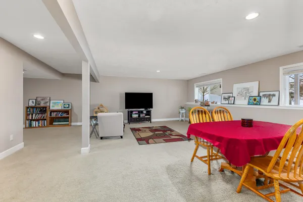 $549,900 | 2921 Woodridge Circle Northeast, Unit 43, Grand Rapids, MI 49525