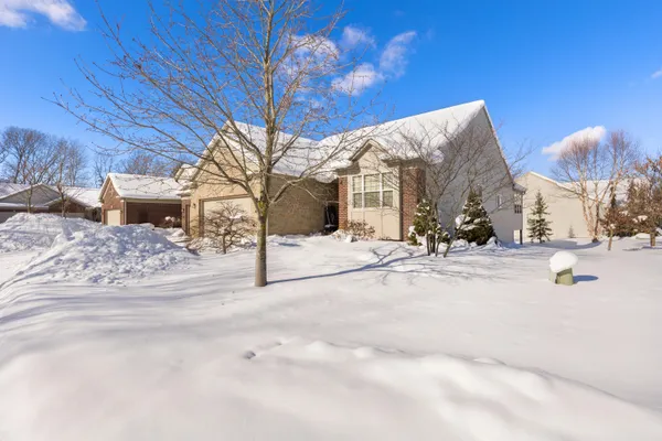 $549,900 | 2921 Woodridge Circle Northeast, Unit 43, Grand Rapids, MI 49525