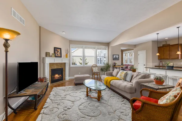 $549,900 | 2921 Woodridge Circle Northeast, Unit 43, Grand Rapids, MI 49525