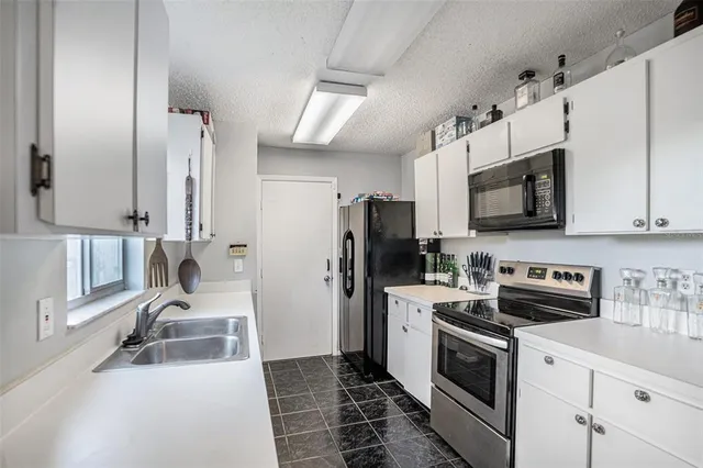 $355,000 | 2013 Shadow Pine Drive, Brandon, FL 33511