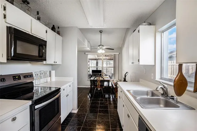 $355,000 | 2013 Shadow Pine Drive, Brandon, FL 33511