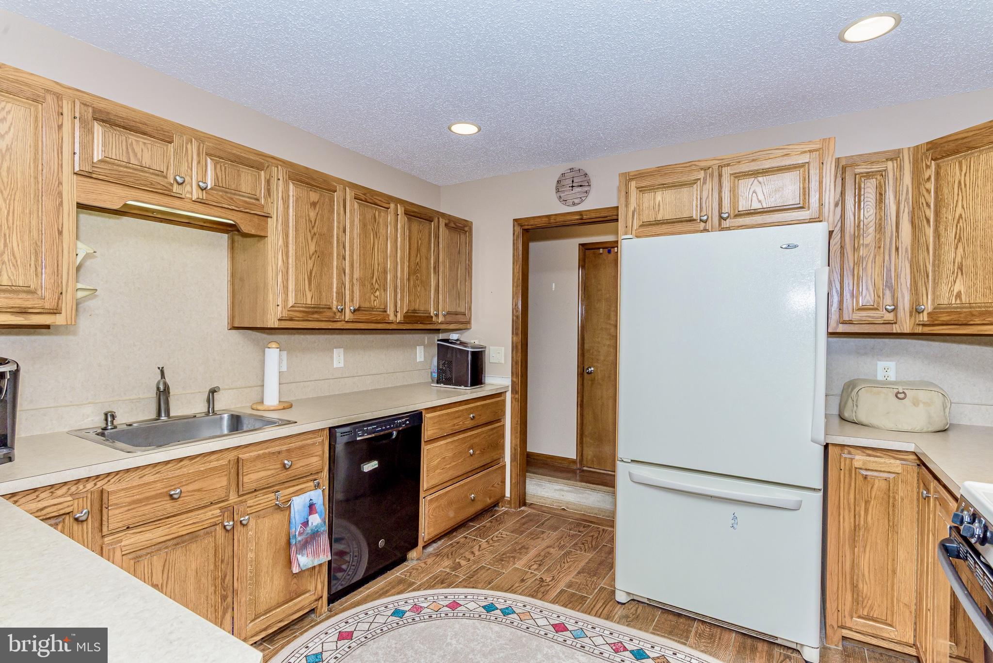 24604 Peterkins Road Georgetown, DE 19947 - Photo 16 of 49 Kitchen