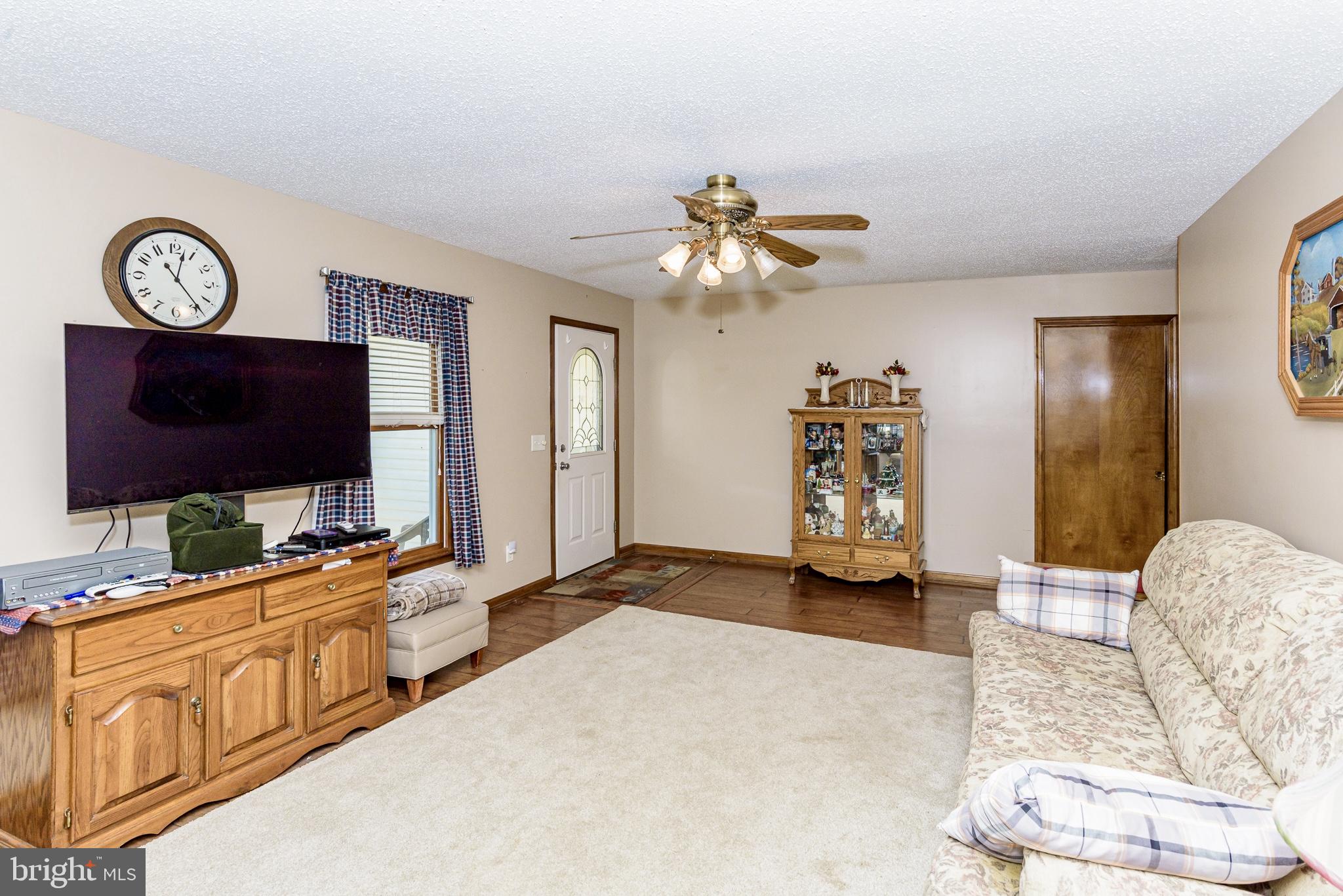24604 Peterkins Road Georgetown, DE 19947 - Photo 10 of 49 Living Room