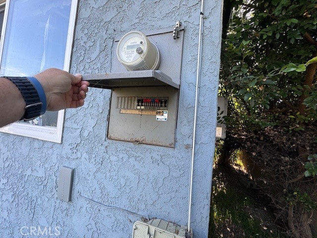 2941 Baltic Avenue Long Beach, CA 90810 - Photo 11 of 30 a living room with furniture and a window
