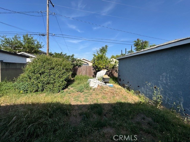 2941 Baltic Avenue Long Beach, CA 90810 - Photo 13 of 30 a view of a backyard