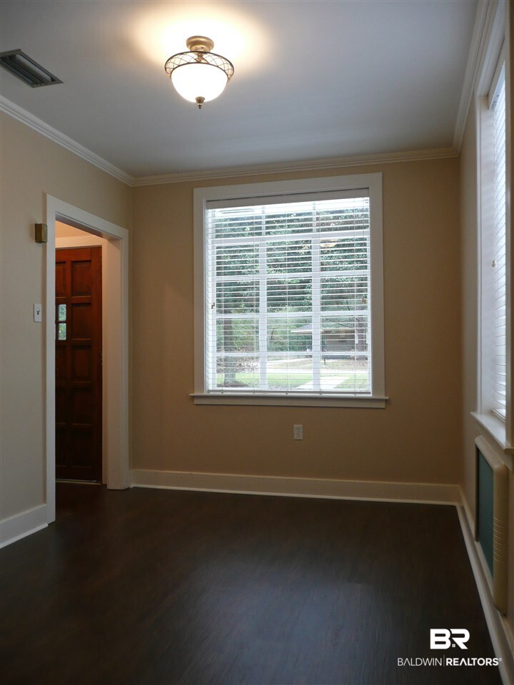 311 Dawn Place Mobile, AL 36609 - Photo 7 of 35 Dining Room