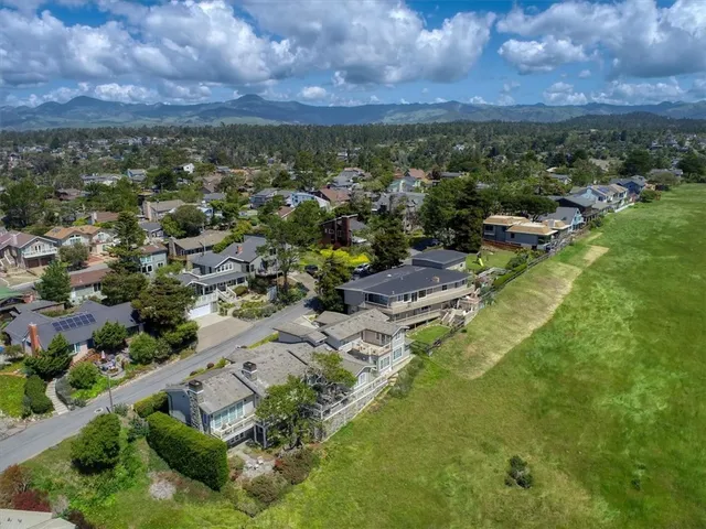 $8,250,000 | 404 Huntington Road, Cambria, CA 93428