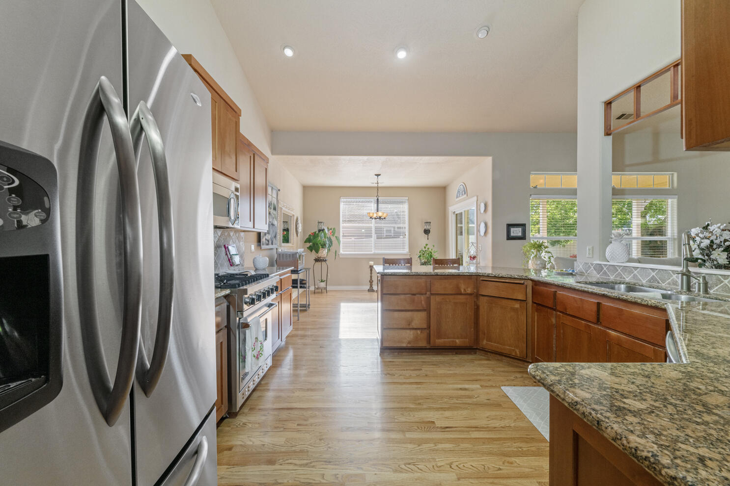 128 Oak Point Drive Eagle Point, OR 97524 - Photo 14 of 31