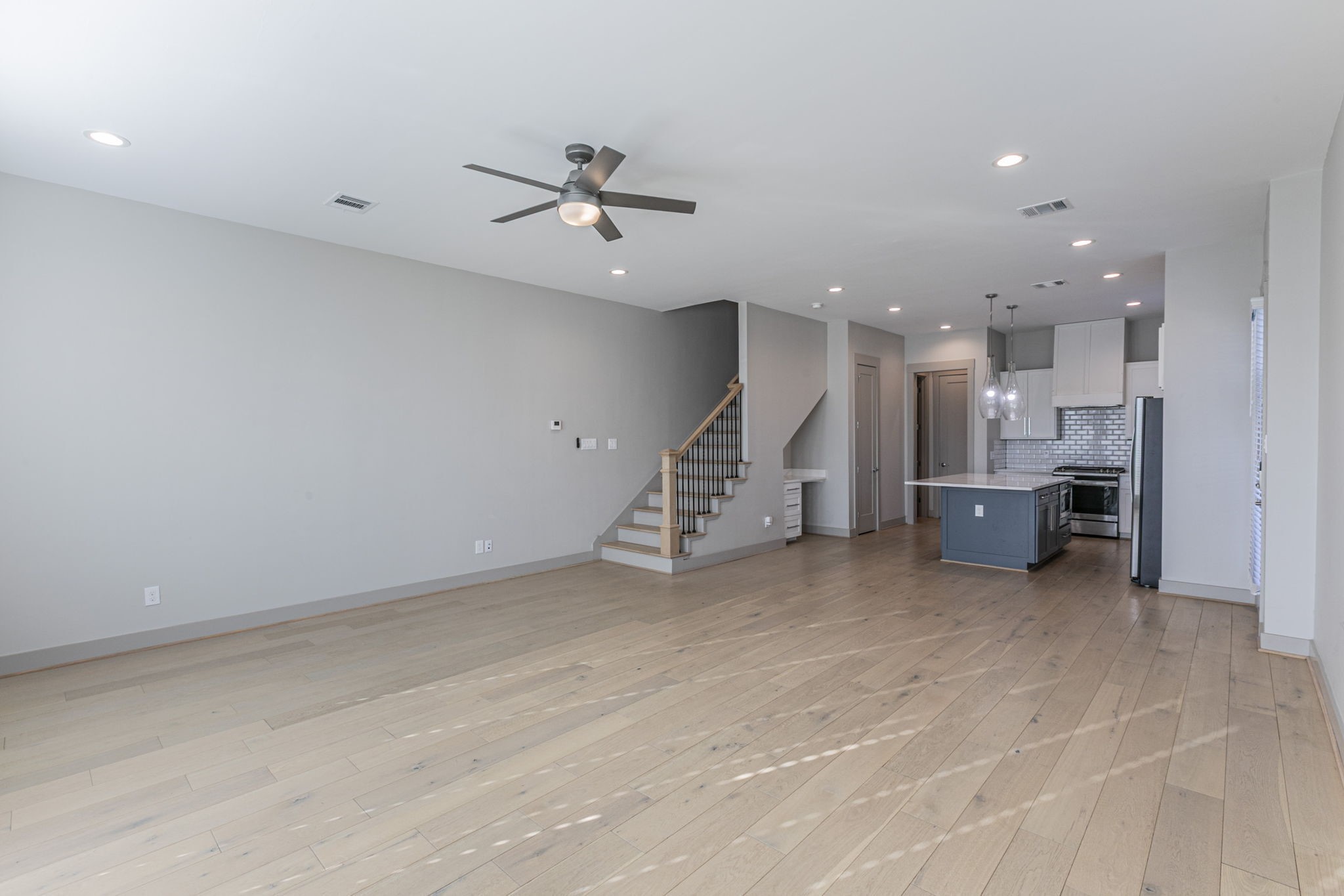 5714 Kemp Street Houston, TX 77023 - Photo 3 of 24