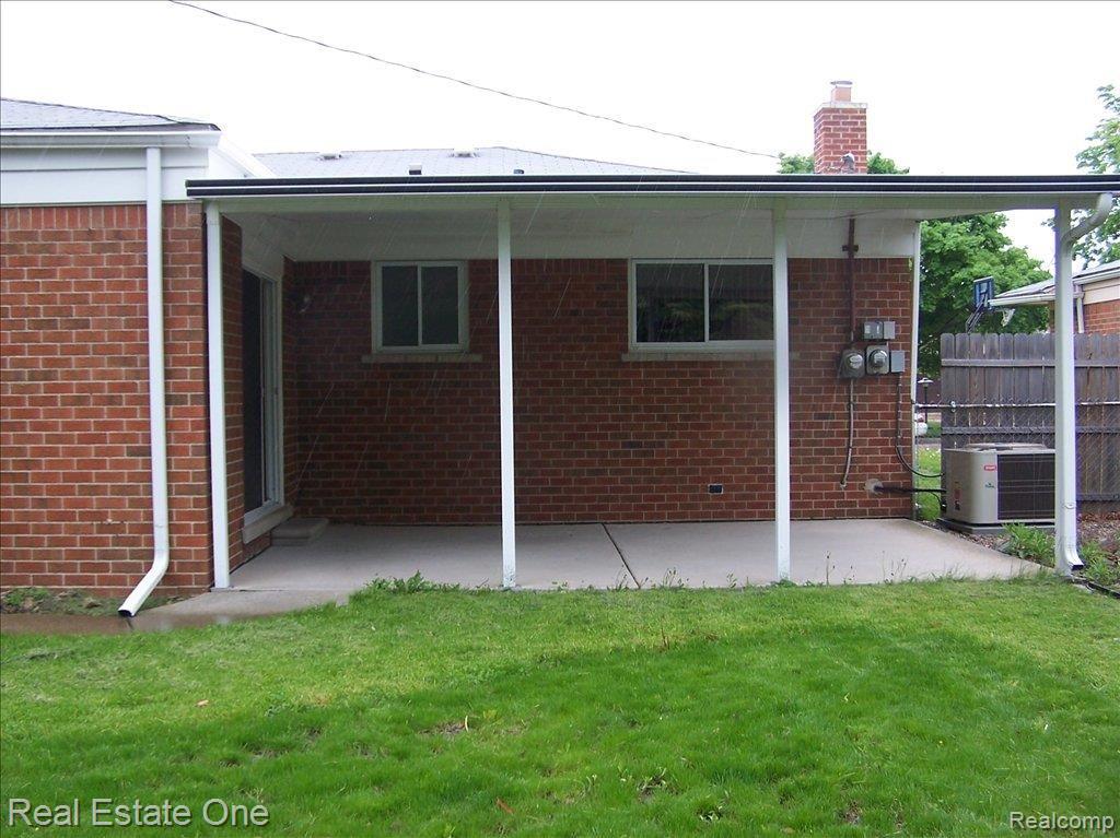 25243 Rubin Road Warren, MI 48089 - Photo 3 of 12 Rubin 004