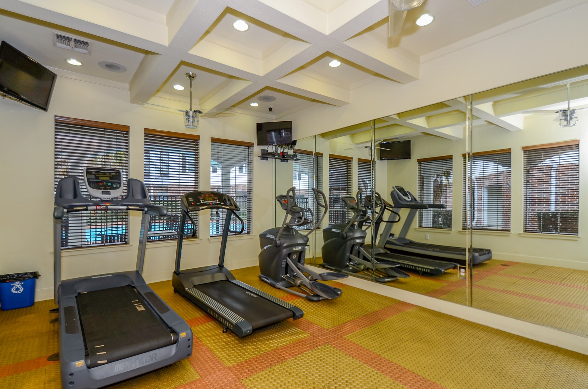 9200 Westheimer Road, Unit 802 Houston, TX 77063 - Photo 30 of 32 Enjoy exclusive access to a well-equipped gym in this complex.