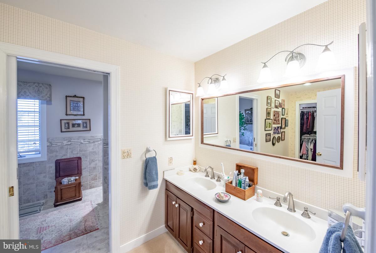 6089 Fishers Station Road Lothian, MD 20711 - Photo 20 of 75 Master bath
